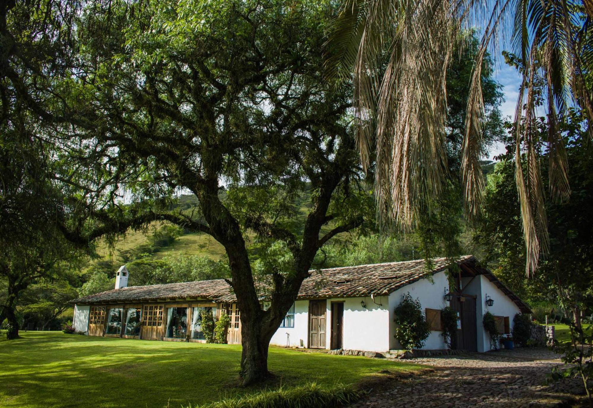 Hacienda San Francisco Hotell Tumbabiro Exteriör bild