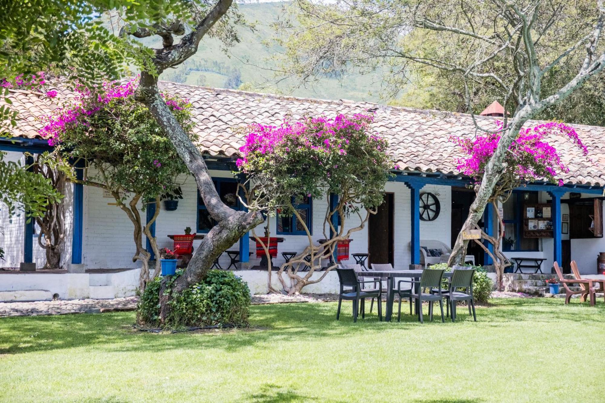 Hacienda San Francisco Hotell Tumbabiro Exteriör bild
